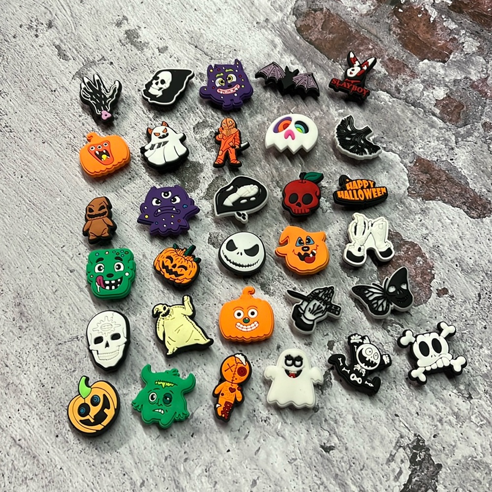 🛍 6 for $35 • 31 Piece Lot of Spooky Halloween Jibbitz Croc Charms